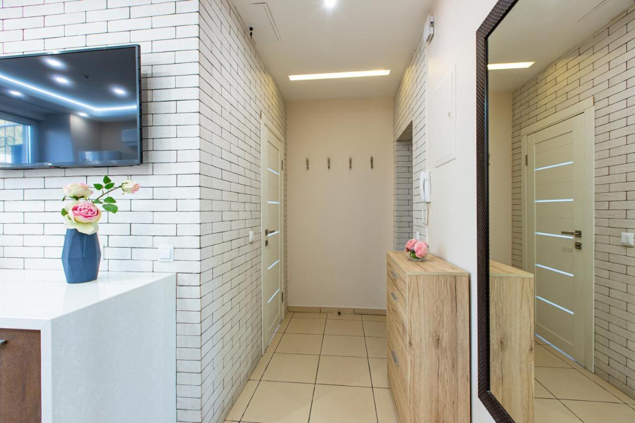 Big Jacuzzi , Sauna , Khreshchatyk Apartments Kiev Luaran gambar