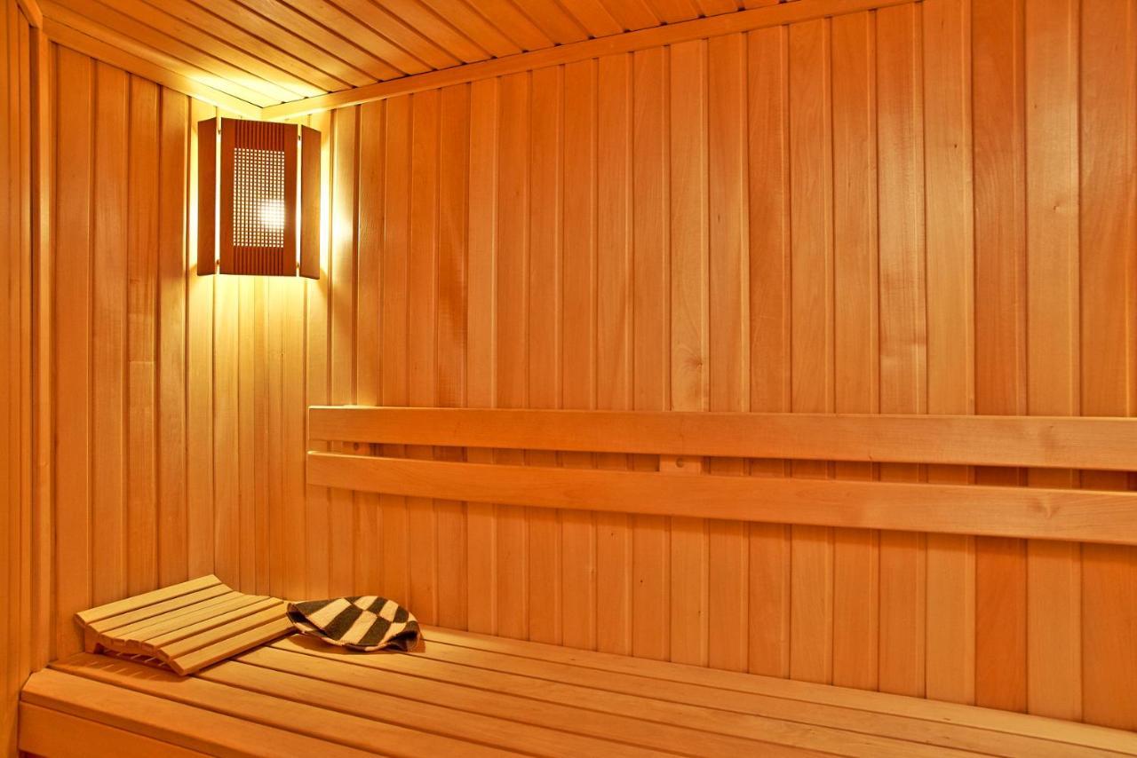 Big Jacuzzi , Sauna , Khreshchatyk Apartments Kiev Luaran gambar