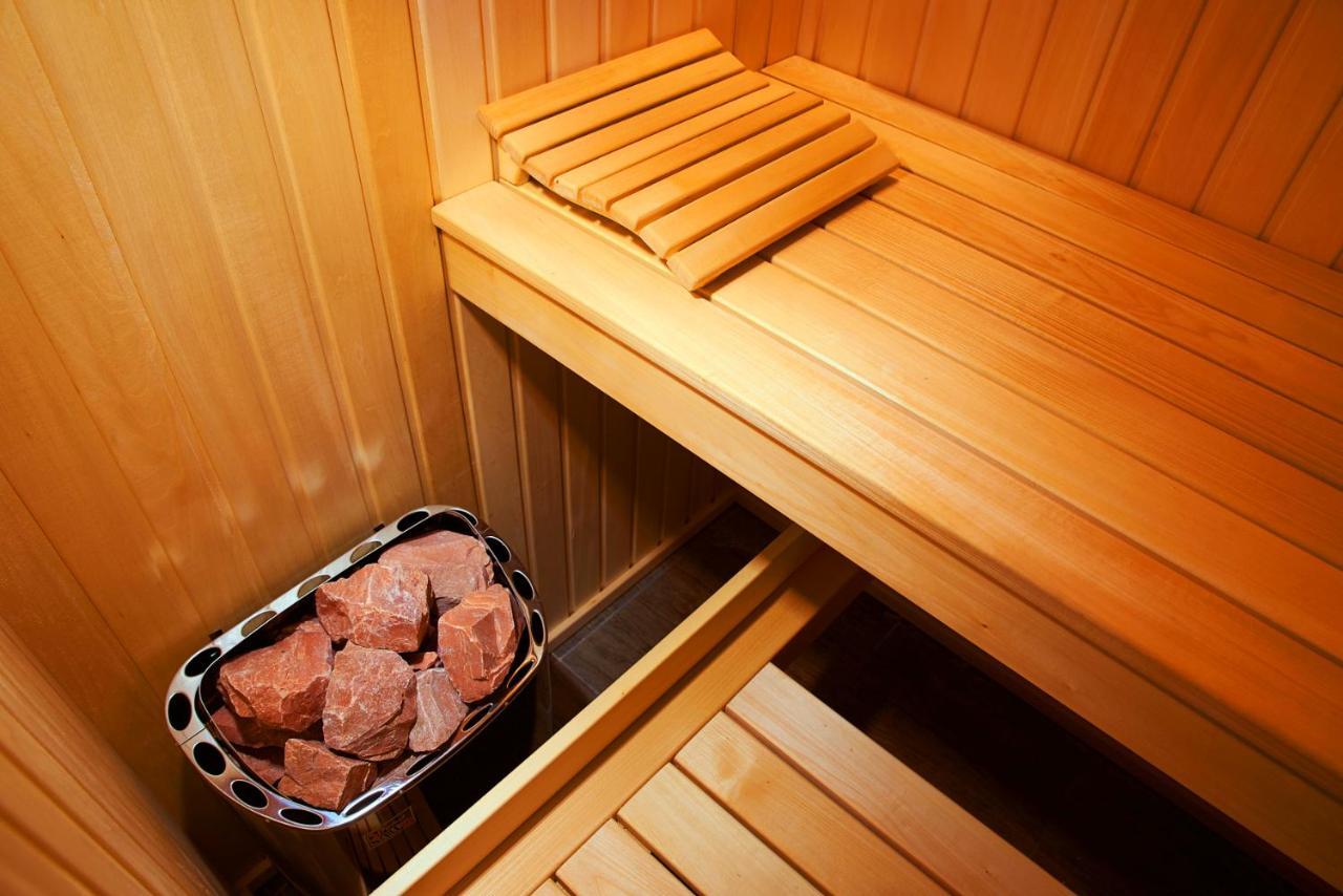Big Jacuzzi , Sauna , Khreshchatyk Apartments Kiev Luaran gambar