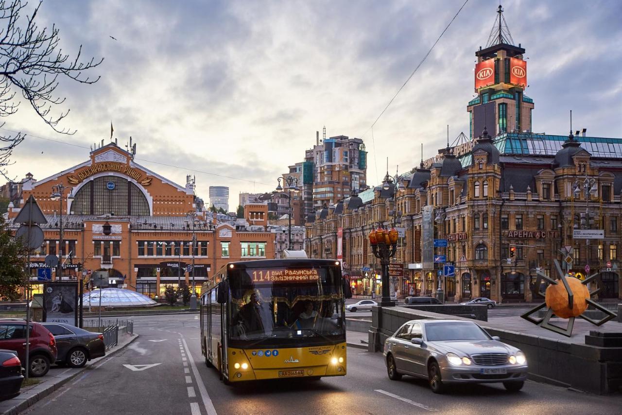 Big Jacuzzi , Sauna , Khreshchatyk Apartments Kiev Luaran gambar